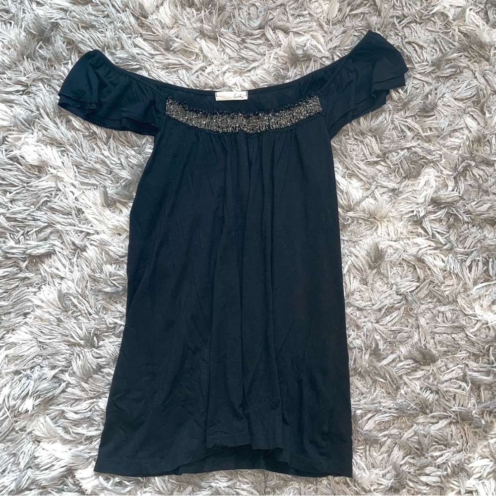 lightly worn top
